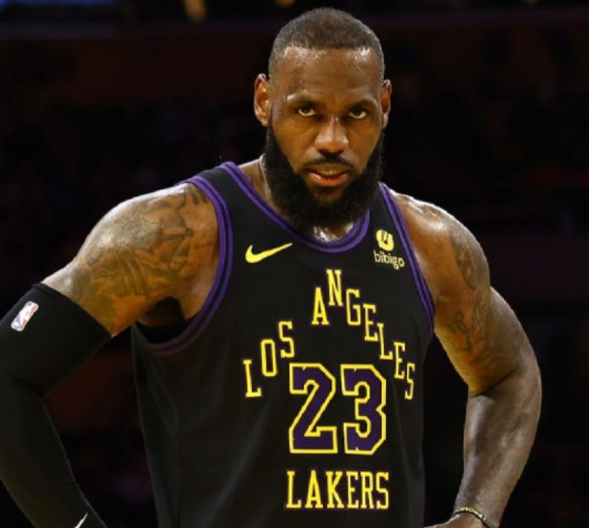 Lebron James Mengalami Cedera Skiatika