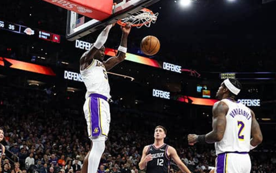 JJ Redick Senang Dengan Performa Deandre Ayton