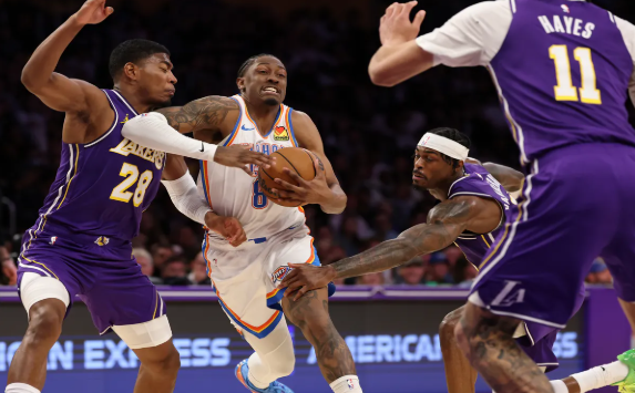 Thunder Kalahkan Lakers 119-110 di LA