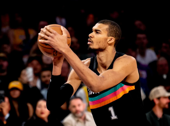 Wembanyama 40 Poin Hancurkan Lakers 136-108