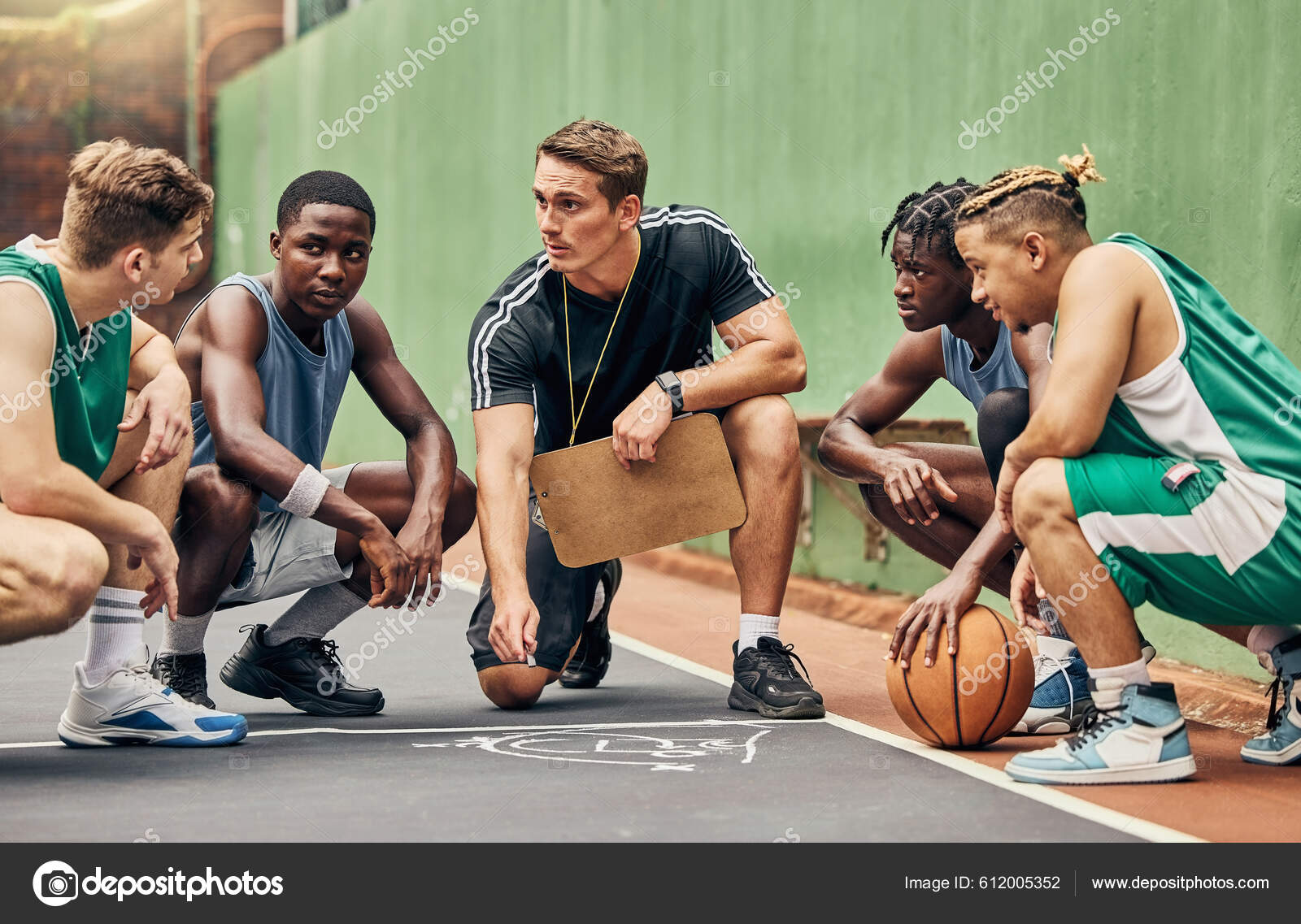 Pentingnya Komunikasi Tim dalam Pertandingan Bola Basket